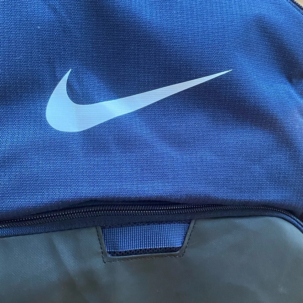 Nike Brasila 9.5‎ Training Backpack 30L Navy Blue DM3975-410 Pockets Zippers